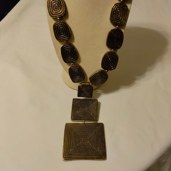 Iris Apfel & Bajalia Gold Toned Geometric Chunky Statement Necklace - Picture 7 of 12